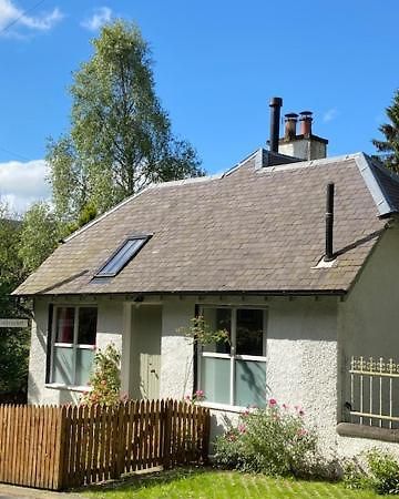 פיטלוצ'רי Cobbler'S Cottage At Kindrochet, Strathtay מראה חיצוני תמונה