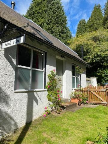 פיטלוצ'רי Cobbler'S Cottage At Kindrochet, Strathtay מראה חיצוני תמונה